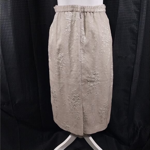 ADRIANNA PAPELL! SOFTEST BEIGE/TAN FLORAL RELIEF 2 PC SATINY FINISH SUIT! SZ 12 - Picture 9 of 12